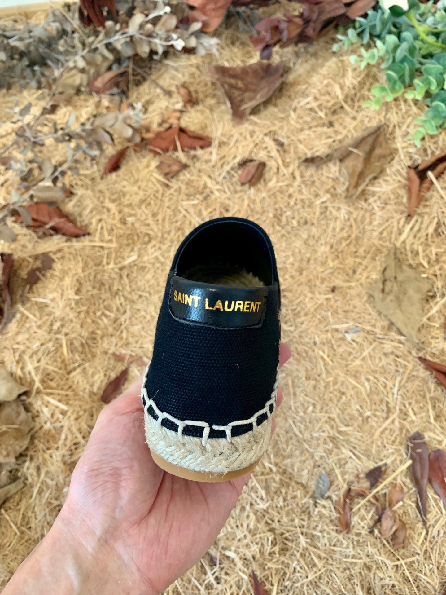 Black Canvas Espadrilles with Woven Jute Sole – Classic Slip-On Flats for Women