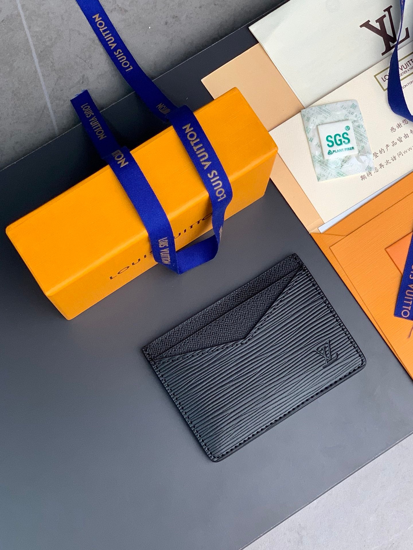 Minimalist Black Leather Cardholder – Slim Credit Card Wallet for Men & Women