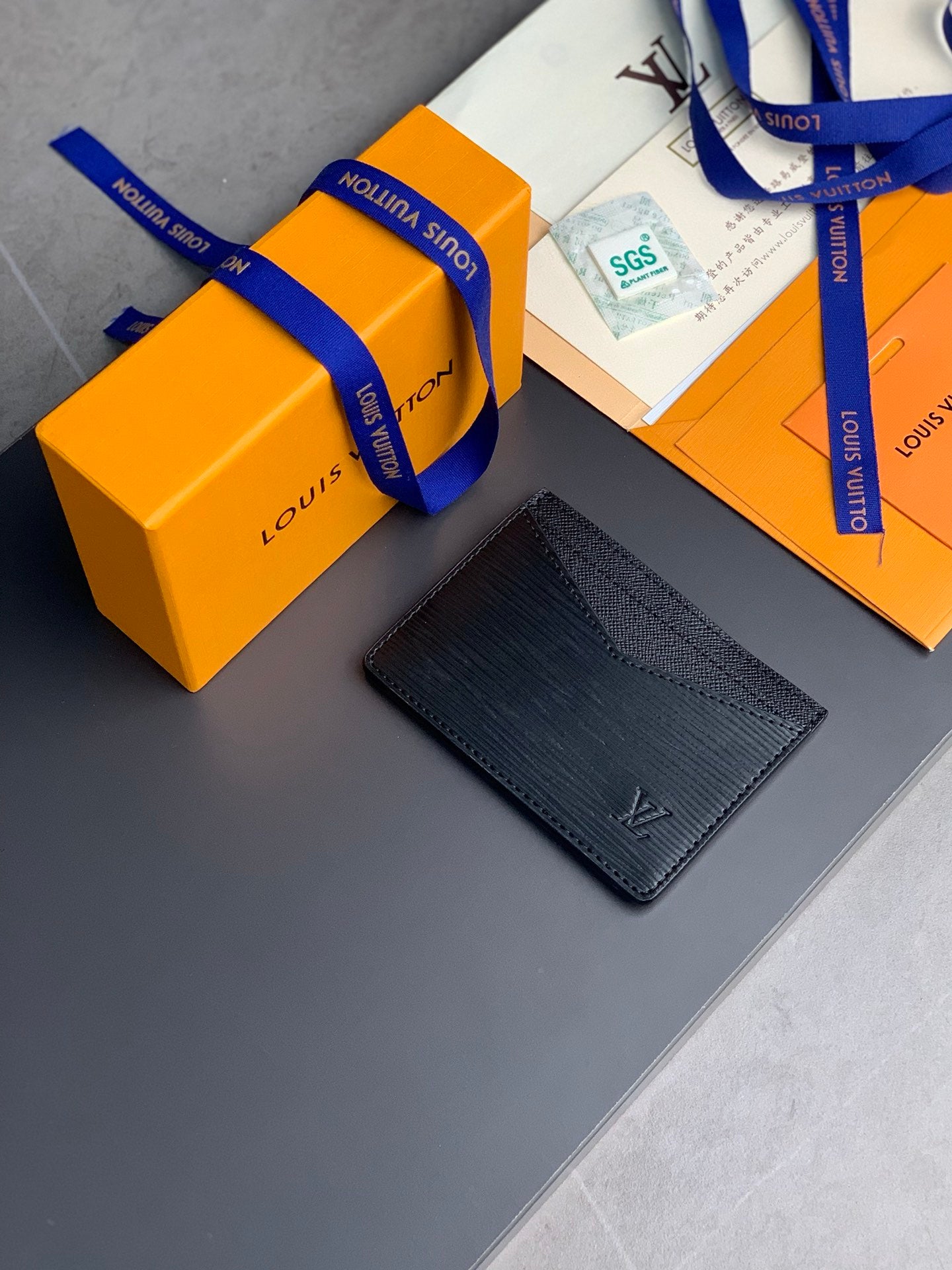 Minimalist Black Leather Cardholder – Slim Credit Card Wallet for Men & Women